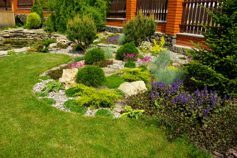 3 advantages hiring a professional landscaping design